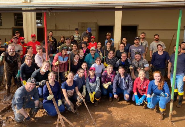 Voluntários de Pejuçara levam esperança para municípios afetados pelas enchentes