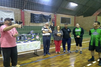 Foto - Amigos do Vôlei é campeão municipal