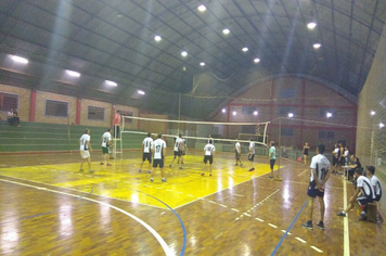 Foto - Amigos do Vôlei é campeão municipal