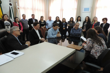 Foto - Assinada a escritura de aquisição de terreno para implantação de cemitério e nova área industrial