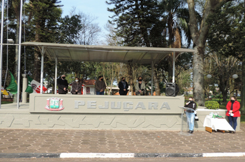 Foto - Ato de abertura da Semana da Pátria homenageia pracinhas e Grupo Girassol