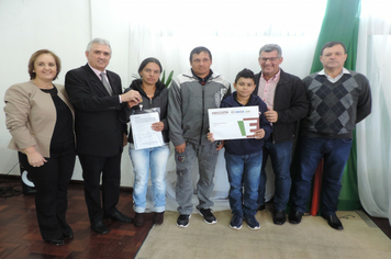 Foto - Ato marca entrega de 34 casas aos beneficiários do loteamento Caminho das Palmeiras