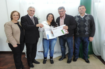 Foto - Ato marca entrega de 34 casas aos beneficiários do loteamento Caminho das Palmeiras