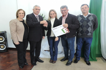 Foto - Ato marca entrega de 34 casas aos beneficiários do loteamento Caminho das Palmeiras