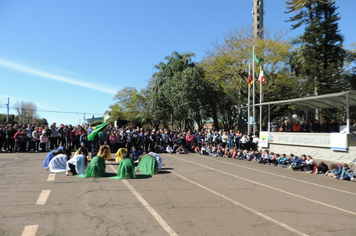 Foto - Ato oficial marca abertura da programação da Semana da Pátria em Pejuçara