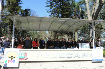 Foto - Ato oficial marca abertura da programação da Semana da Pátria em Pejuçara