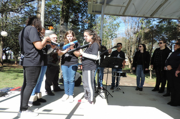 Foto - Ato oficial marca abertura da programação da Semana da Pátria em Pejuçara