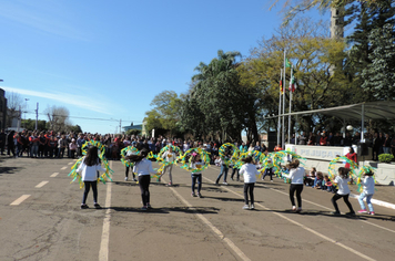 Foto - Ato oficial marca abertura da programação da Semana da Pátria em Pejuçara