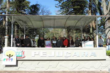 Foto - Ato oficial marca abertura da programação da Semana da Pátria em Pejuçara