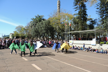 Foto - Ato oficial marca abertura da programação da Semana da Pátria em Pejuçara