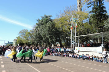 Foto - Ato oficial marca abertura da programação da Semana da Pátria em Pejuçara