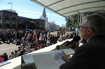 Foto - Ato oficial marca abertura da programação da Semana da Pátria em Pejuçara