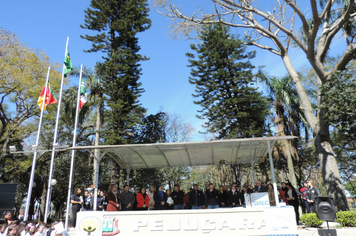 Foto - Ato oficial marca abertura da programação da Semana da Pátria em Pejuçara