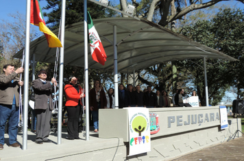 Foto - Ato oficial marca abertura da programação da Semana da Pátria em Pejuçara