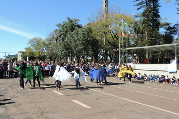 Foto - Ato oficial marca abertura da programação da Semana da Pátria em Pejuçara
