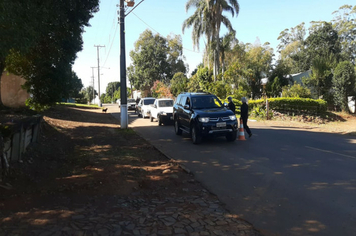 Foto - Barreiras sanitárias são realizadas na chegada à Pejuçara