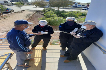 Foto - Barreiras sanitárias são realizadas na chegada à Pejuçara