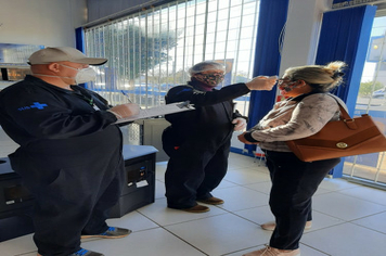 Foto - Barreiras sanitárias são realizadas na chegada à Pejuçara