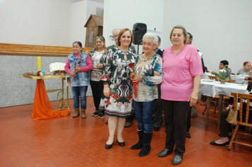 Foto - Celebração à vida e as amizades no almoço dos Idosos de Pejuçara