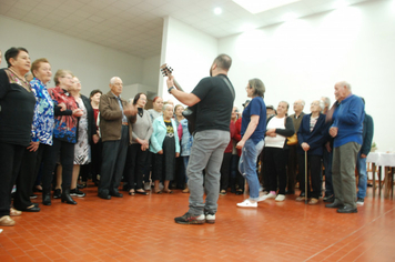 Foto - Celebração à vida e as amizades no almoço dos Idosos de Pejuçara