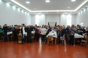 Foto - Celebração à vida e as amizades no almoço dos Idosos de Pejuçara