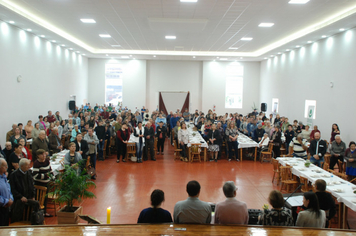 Foto - Celebração à vida e as amizades no almoço dos Idosos de Pejuçara