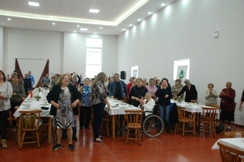 Foto - Celebração à vida e as amizades no almoço dos Idosos de Pejuçara