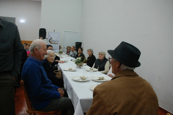 Foto - Celebração à vida e as amizades no almoço dos Idosos de Pejuçara