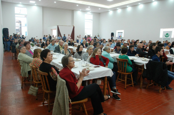 Foto - Celebração à vida e as amizades no almoço dos Idosos de Pejuçara