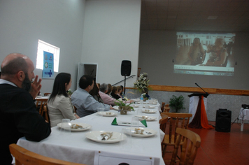 Foto - Celebração à vida e as amizades no almoço dos Idosos de Pejuçara