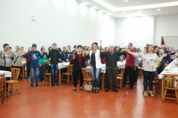 Foto - Celebração à vida e as amizades no almoço dos Idosos de Pejuçara