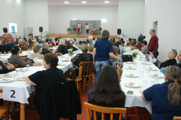 Foto - Celebração à vida e as amizades no almoço dos Idosos de Pejuçara