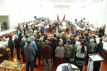 Foto - Celebração à vida e as amizades no almoço dos Idosos de Pejuçara