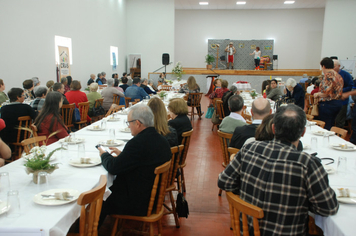 Foto - Celebração à vida e as amizades no almoço dos Idosos de Pejuçara