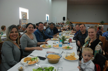 Foto - Celebração à vida e as amizades no almoço dos Idosos de Pejuçara