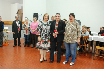 Foto - Celebração à vida e as amizades no almoço dos Idosos de Pejuçara