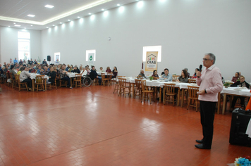 Foto - Celebração à vida e as amizades no almoço dos Idosos de Pejuçara