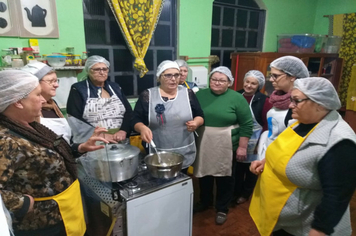 Foto - Cepib conclui oficina de panquecas gourmet com um brinde ao aprendizado