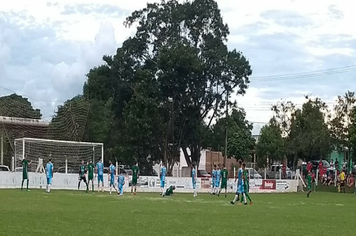 Foto - Chuva de gols na primeira rodada do  municipal de futebol