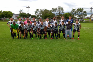 Foto - Chuva de gols na primeira rodada do  municipal de futebol