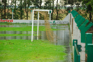 Foto - chuva e vento estragos