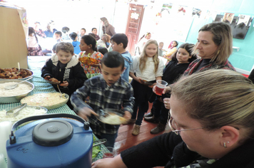 Foto - Crianças ganham festa julina no SCFV Criança Esperança