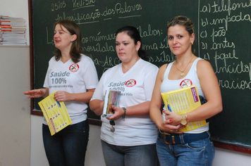 Foto - DENGUE: visita nas Escolas