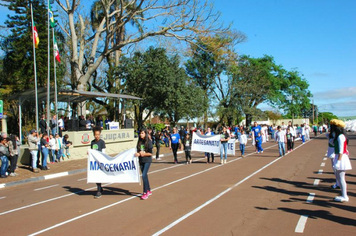 Foto - DESFILE CÍVICO 2015