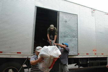 Foto - Donativos recebidos pela comunidade