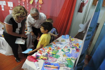 Foto - Emei realiza 1ª Feira de pequenos artistas e grandes cientistas
