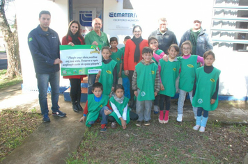 Foto - Entrega das Placas de Educação Ecológica