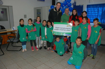 Foto - Entrega das Placas de Educação Ecológica