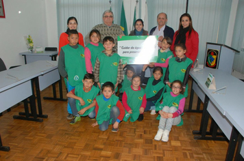 Foto - Entrega das Placas de Educação Ecológica