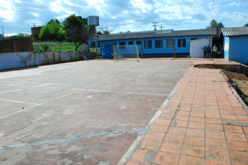 Foto - ESCOLA MUNICIPAL pintura e quadra esportiva